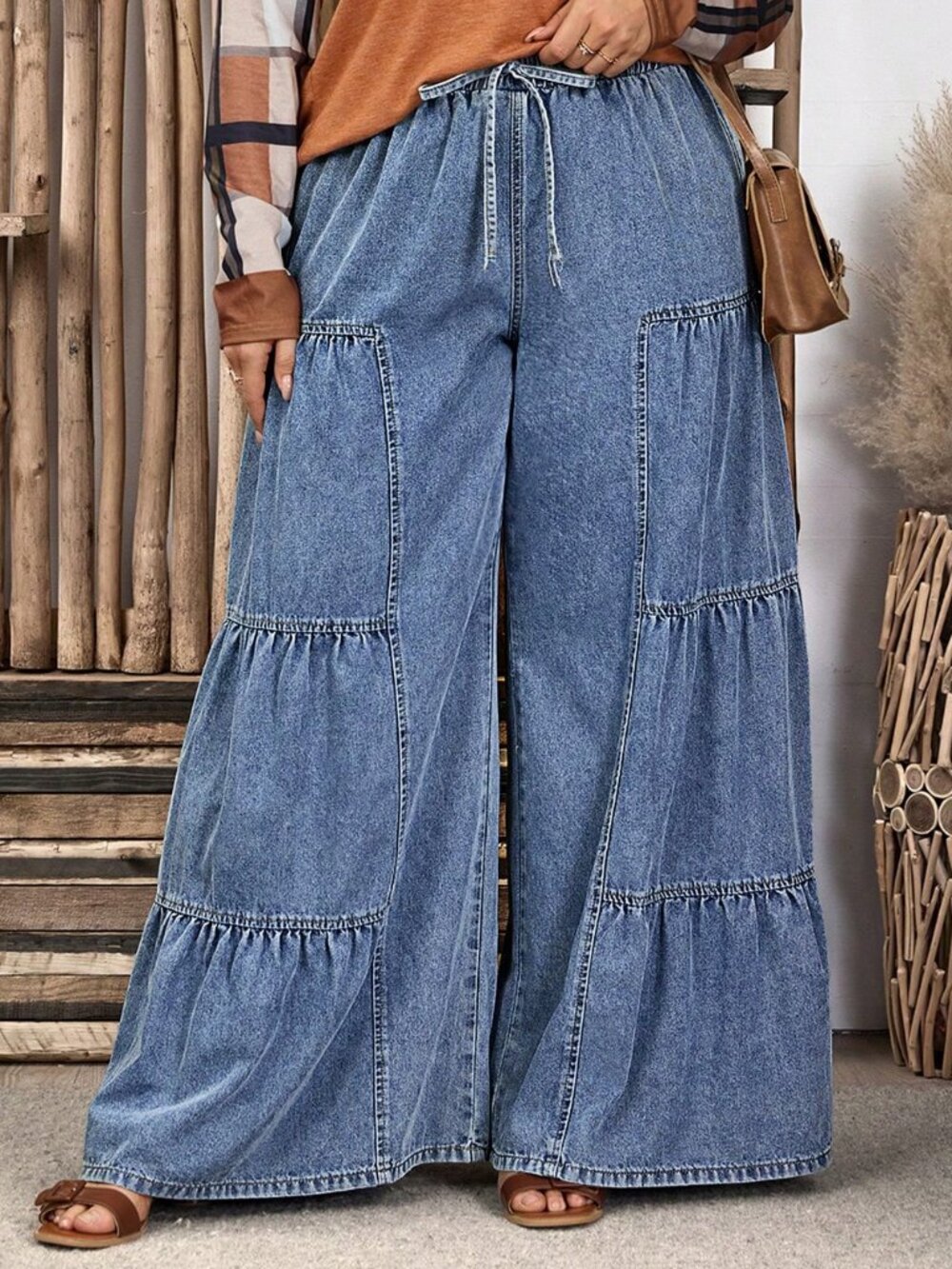 Light Wash Women's Plus Size Washed Wide Leg Jeans - Picture 3 of 6